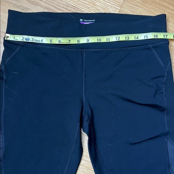 Tek Gear Black Crop Athletic Leggings - Picture 3 of 6